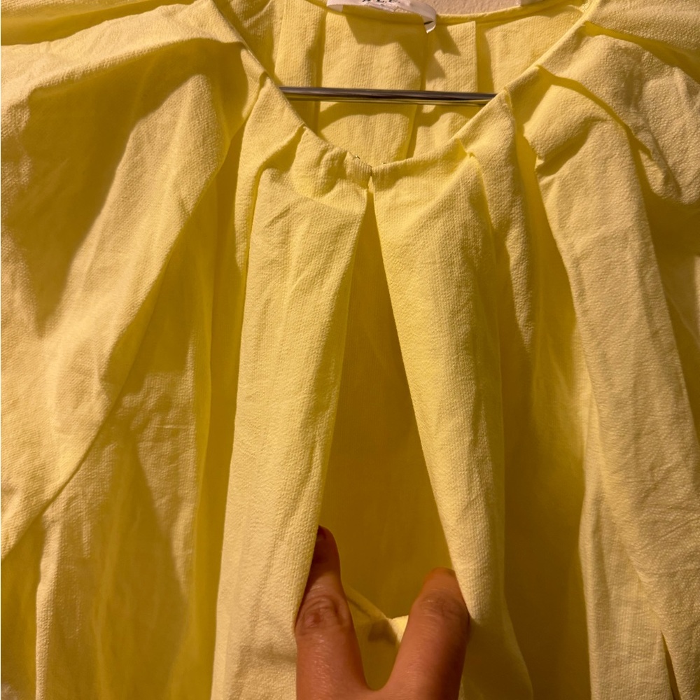 A.L.C. Carey Pleat Poplin Top in Canary Yellow size 2 - Picture 4 of 12